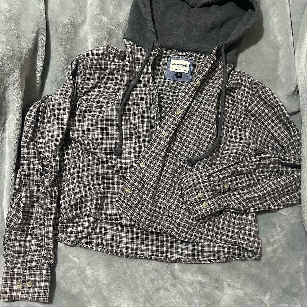 American Eagle Plaid cropped button up with hood